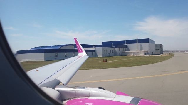 Рулёжка и взлёт в аэропорту Баку смотреть онлайн