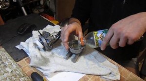 уровень топлива в карбюраторе  мопеда альфа ( pz19 ).