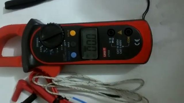 Pinza Amperometrica UNI-T Modelo UT202 смотреть онлайн