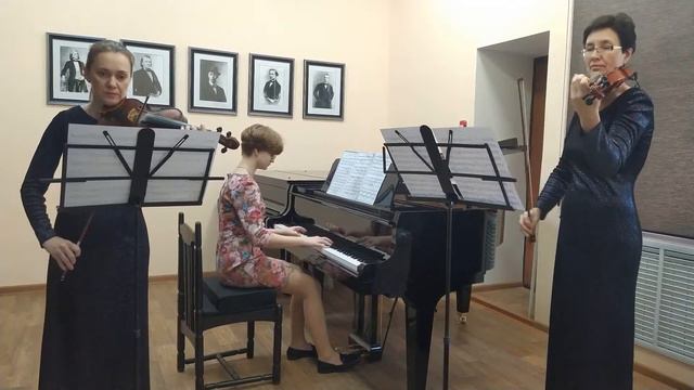 Лазарева Ксения (конц.) Д. Шостакович. Элегия. Илл. Бойченко С. В., Бабенко Е. А. ДШИ г. Михайловки смотреть онлайн