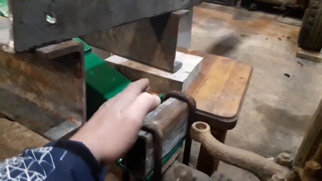 Балка переднего моста. Продолжение постройки самодельного минитрактора. смотреть онлайн