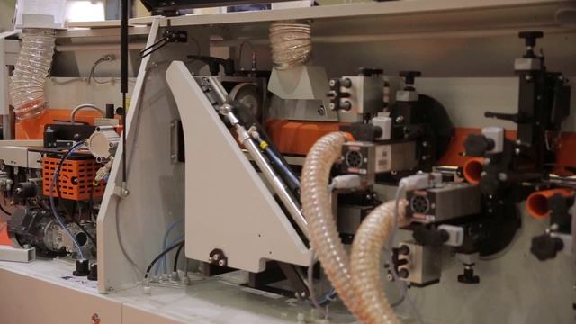 Кромкооблицовочный станок Ostermann 6TF| КАК ЭТО РАБОТАЕТ? ОБЗОР РАБОТЫ СТАНКА. смотреть онлайн