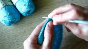 Вязаная летняя шапочка. Двухцветная, крючком.