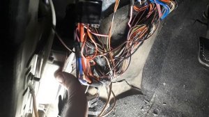 Не заводится Нива, горит третий предохранитель