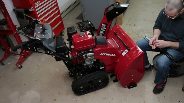 Front Housing Skid Shoes & Drift Breaker INSTALL | Honda HSS1332ATD Track Drive Snowblower смотреть онлайн