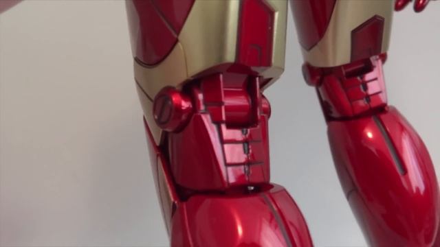 Hot Toys Iron Man Mark 3 Diecast смотреть онлайн