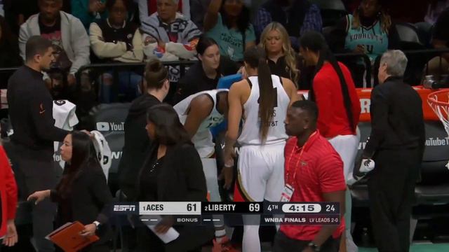 Chelsea Gray YELLS in Pain From The Locker Room After Hopping Off the Court on One Foot #Wnba смотреть онлайн