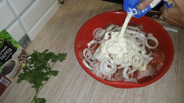 Жарим шашлык на даче смотреть онлайн