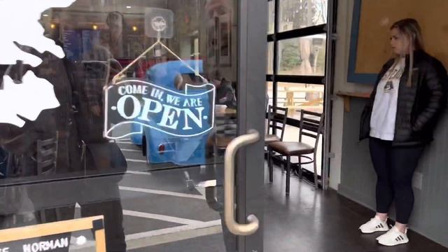 Снежный День в Шарлотте ❄️ смотреть онлайн