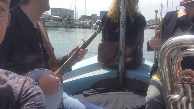 The Jazz Boat смотреть онлайн