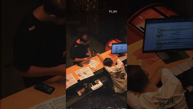 Настоящие герои не носят плащей💪 смотреть онлайн