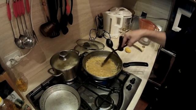 Готовим дома / Сырный суп с креветками / Вермишель с креветками смотреть онлайн