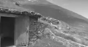 Поёт звездный состав балкарцев "о переселении балкарцев"