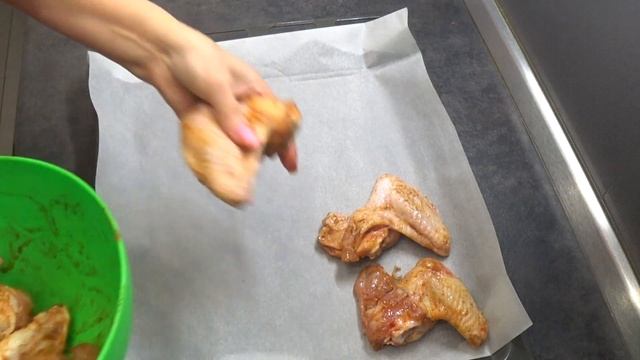 КУРИНЫЕ КРЫЛЫШКИ в Духовке по Особому Рецепту САМЫЕ ВКУСНЫЕ /БЫСТРО И ПРОСТО. смотреть онлайн