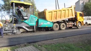 Работа асфальтоукладчика