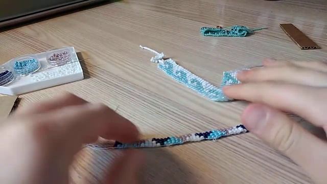 Как снимамать готовый браслет из бисера со станка смотреть онлайн