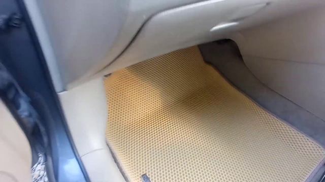 Эва коврики на Toyota Premio 2003 года, вид в машине.