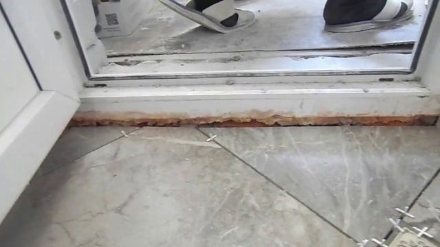 Керамогранит Kerama Marazzi со вставкой на кухне. Наливной пол. Затирка. Этап 2. смотреть онлайн