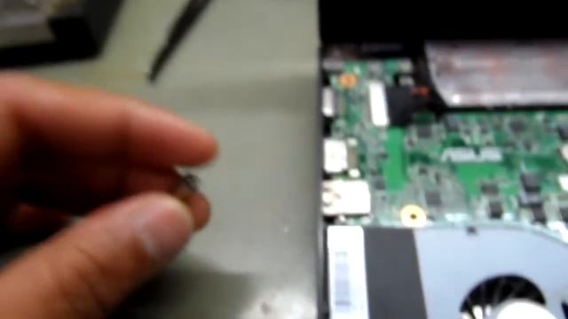Netbook Asus EeePC 1215B Liga E Desliga