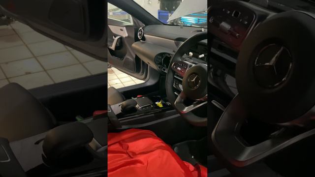 Quick Dash removal #car #mercedes #mechanic #mercedesbenz
