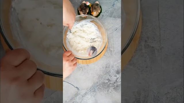 Как я готовлю творожные сырки в шоколаде #Shorts смотреть онлайн