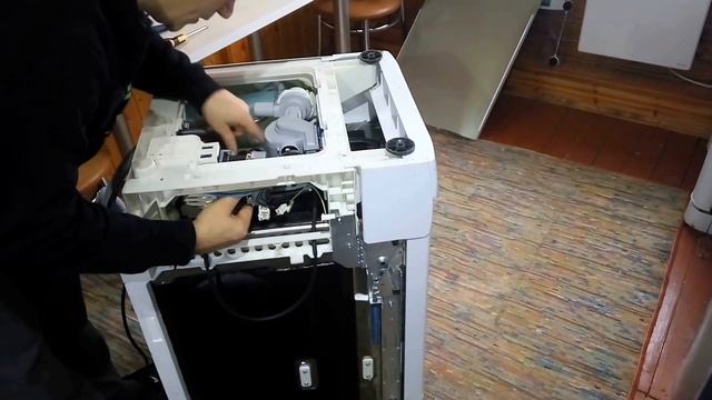 ремонт посудомоечной машины Indesit Hotpoint Ariston Scholtes циркуляционный насос Askoll M233 M312 смотреть онлайн