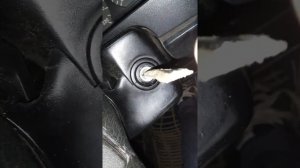 Как вытащить обломок ключа из замка зажигания