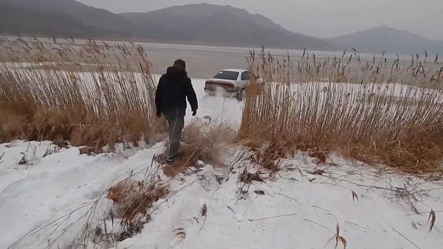 На лёд озера Птичье смотреть онлайн
