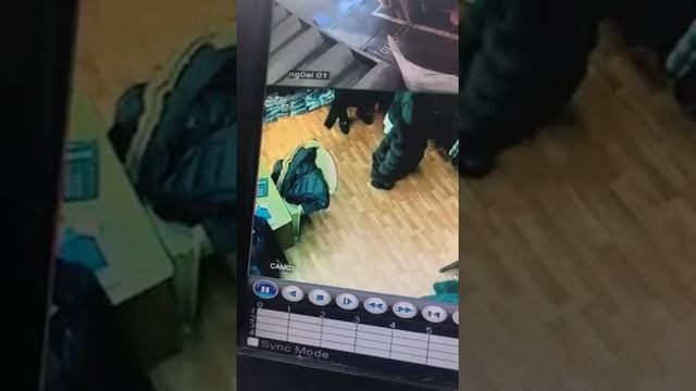 Воры на рынке лира украли норковую шубу смотреть онлайн
