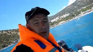 Лодка орка на море