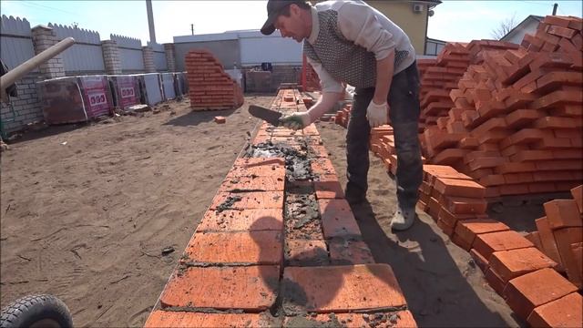 скирдовка кирпича в стену по нивку. смотреть онлайн