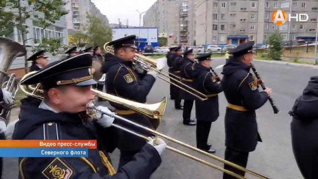 Голосование проходили под музыку военного оркестра HD720 смотреть онлайн