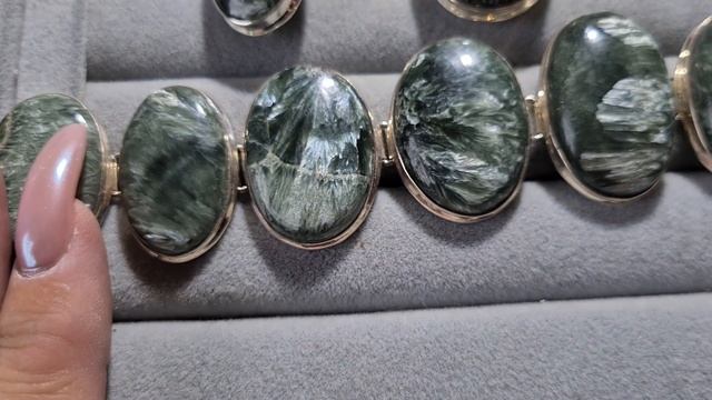 190.Натуральные камни.Серебро.Серафинит смотреть онлайн