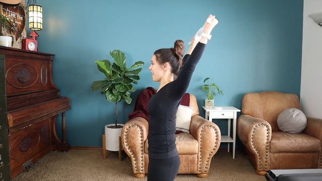 QUICK WORKOUT | Stuck in the house | Pilates towel смотреть онлайн