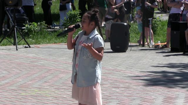 Ангелина Кулакова "Мандариновое солнце". Вокальная студия "Дебют" 12.06.2022г.парк Заволжье Костром смотреть онлайн