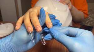 ?Видеоурок по наращиванию ногтей на типсы?