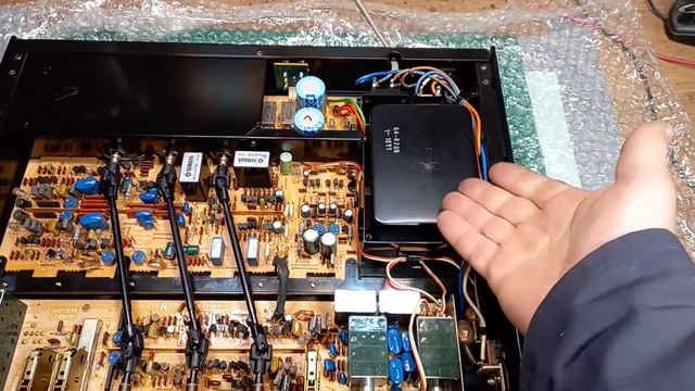 YAMAHA C2a Огляд попереднього підсилювача. смотреть онлайн