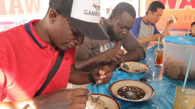 Ramadan Celebration In Indonesia Part 3 . A day before Eid Al Fitr. Indonesia Travel & Food Vlog смотреть онлайн