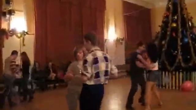 диско бачата.avi смотреть онлайн