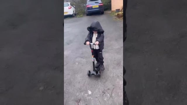 Let's Enjoy BELEEV A3 Scooter смотреть онлайн