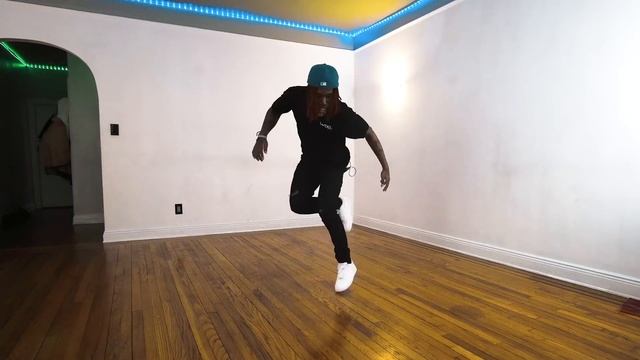 ATTEMPTING THE HARDEST STURDY DANCE MOVES смотреть онлайн