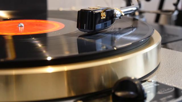 Daft Punk - Giorgio By Moroder (vinyl: Ortofon SPU, Graham Slee Accession MC, CTC Classic 301)