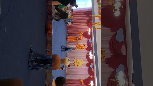 Мальчик робот. Выступление деток в садике)) смотреть онлайн