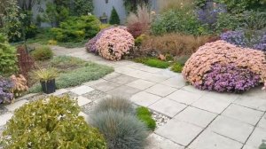 Хвойные в моём саду, все названия подписаны. Новые арт объекты и прогулка по саду.