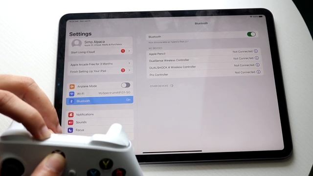 How To Play Call Of Duty Mobile With Xbox Controller On ANY iPad! смотреть онлайн