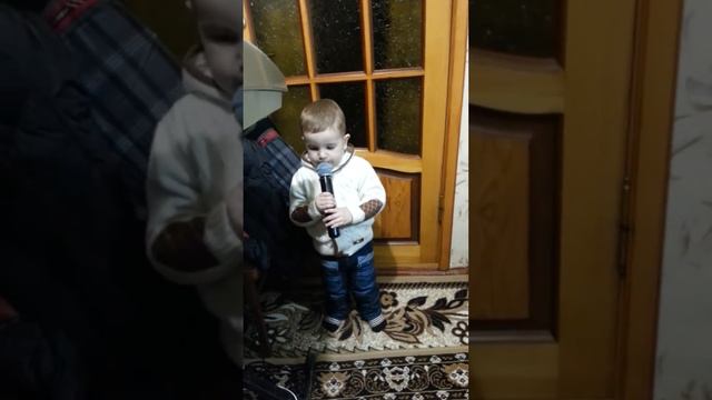 Тёма будущий певец)) смотреть онлайн