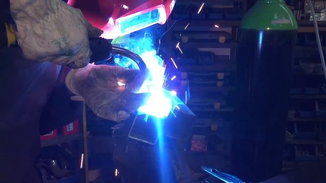 Cómo soldar con MIG / MAG Super fácil смотреть онлайн