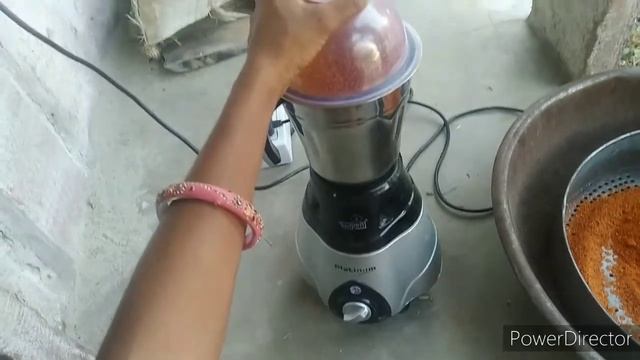 मिक्सी से लाल मिर्च कैसे पिये या पाउडर बनाये || Geeta Choudhary смотреть онлайн