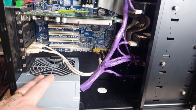 New (old) case for my Athlon XP System смотреть онлайн
