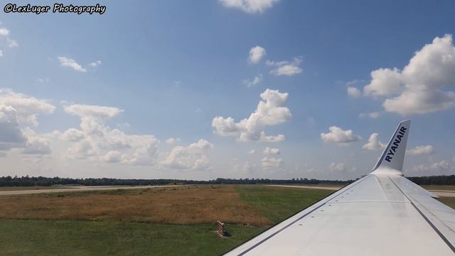 Wunderschöne Landung am Flughafen Karlsruhe / Baden-Baden (FKB) смотреть онлайн